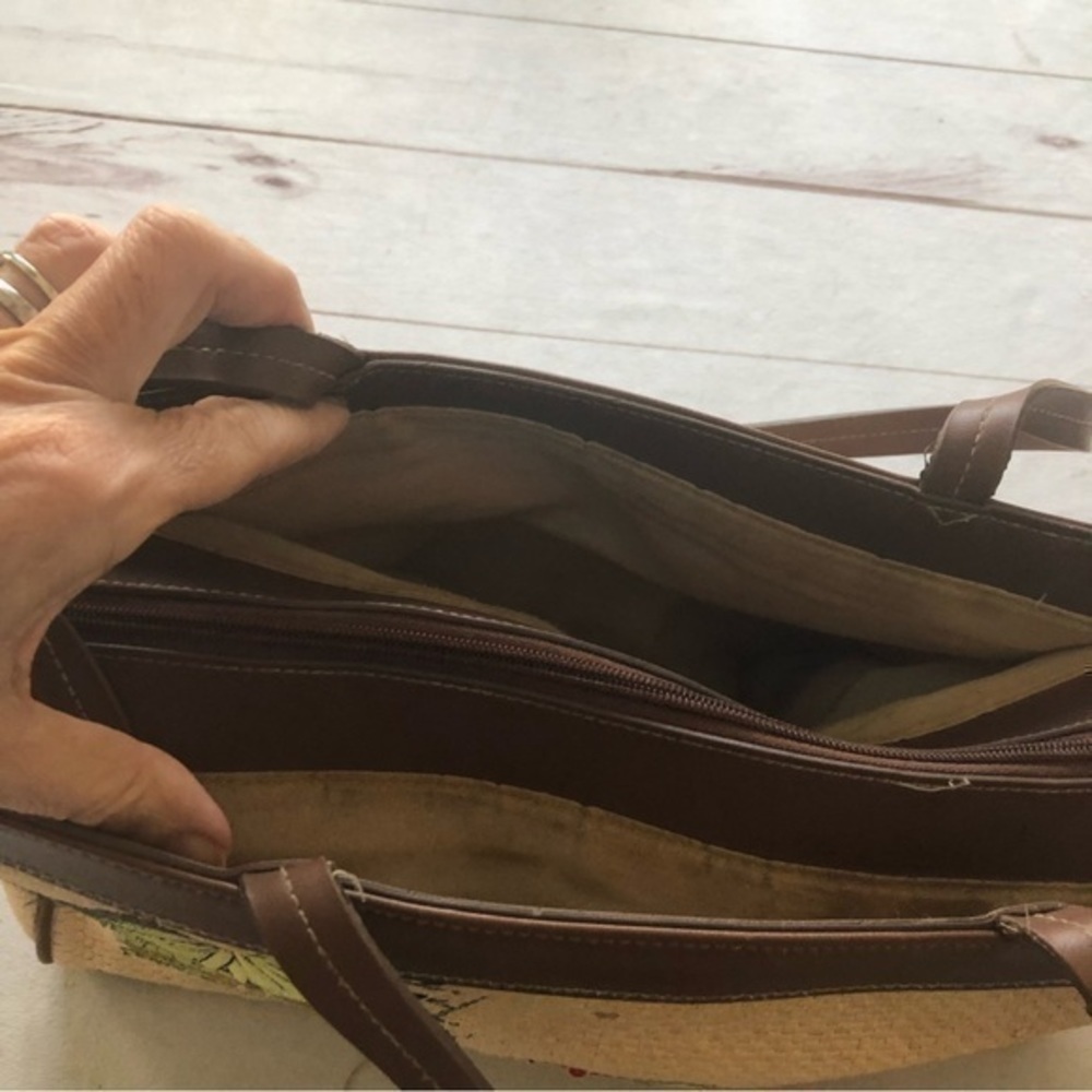 ETIENNE AIGNER UNIQUE Toucan Purse - Picture 4 of 8